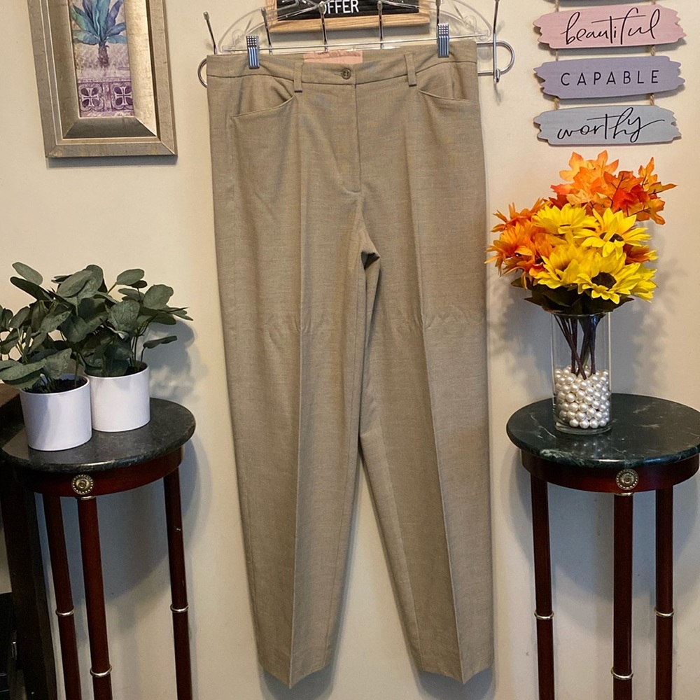 Liz Claiborne Liz Sport Slacks in Tan w/Texture Sz 12. Belt loops & Pockets.